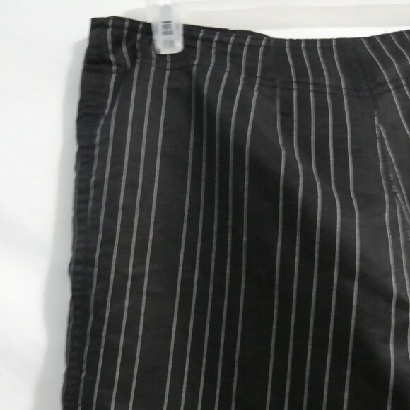 725 ORIGINALS | small | Black and Grey Striped Swim Shorts | Mesh Lining - Picture 9 of 14
